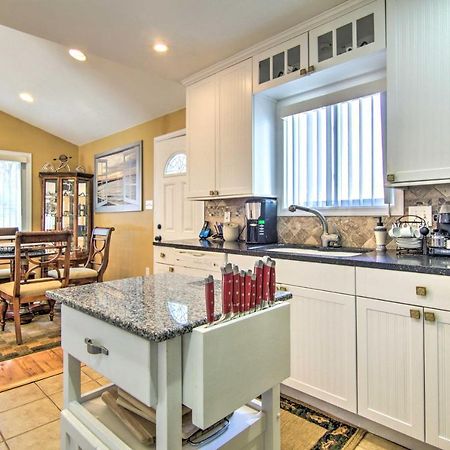 Berlin Home With Patio, 9 Mi To Ocean City Beaches Luaran gambar