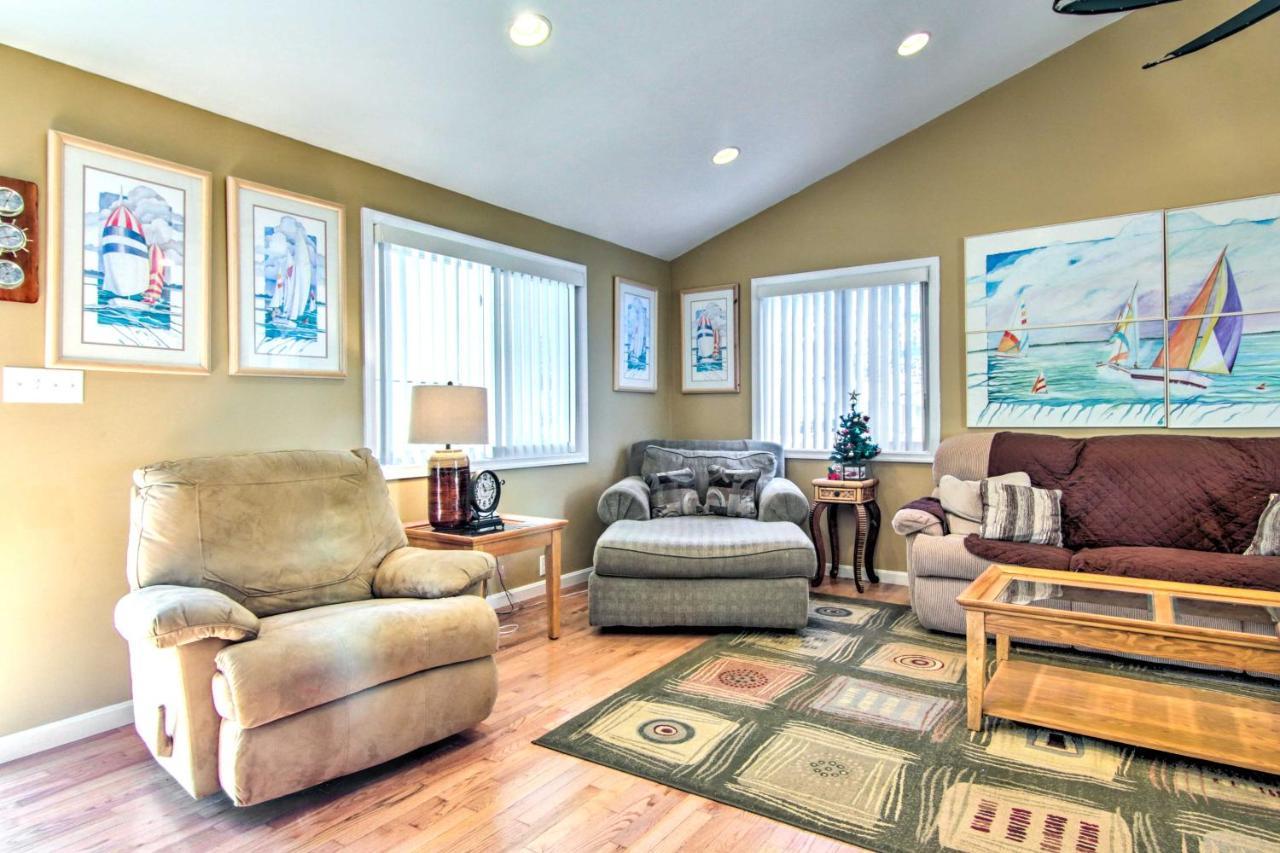 Berlin Home With Patio, 9 Mi To Ocean City Beaches Luaran gambar