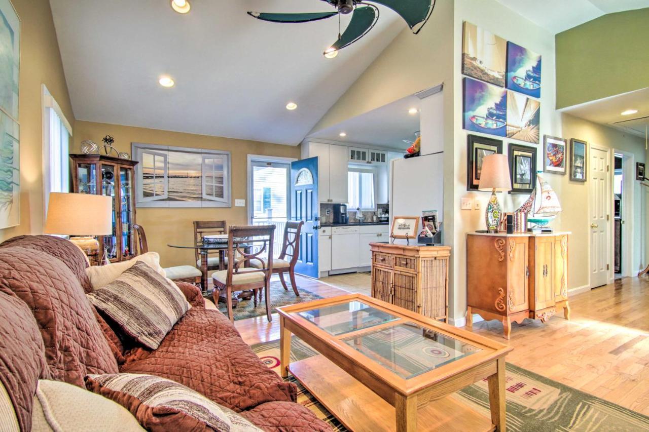 Berlin Home With Patio, 9 Mi To Ocean City Beaches Luaran gambar