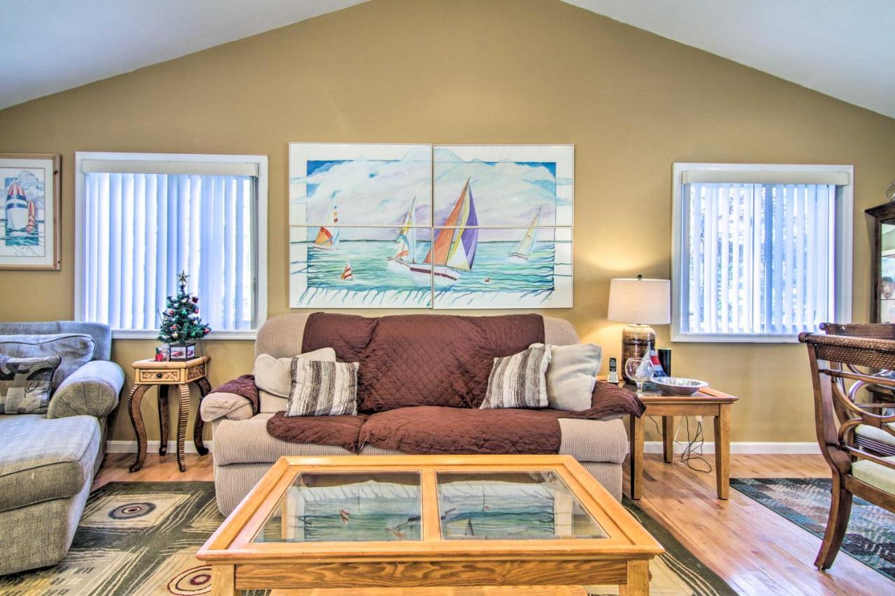 Berlin Home With Patio, 9 Mi To Ocean City Beaches Luaran gambar