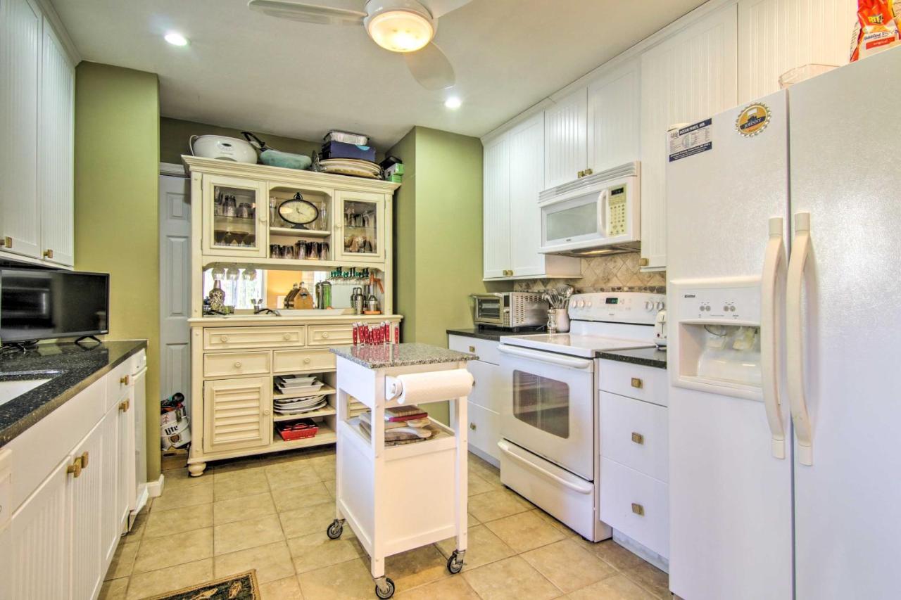Berlin Home With Patio, 9 Mi To Ocean City Beaches Luaran gambar