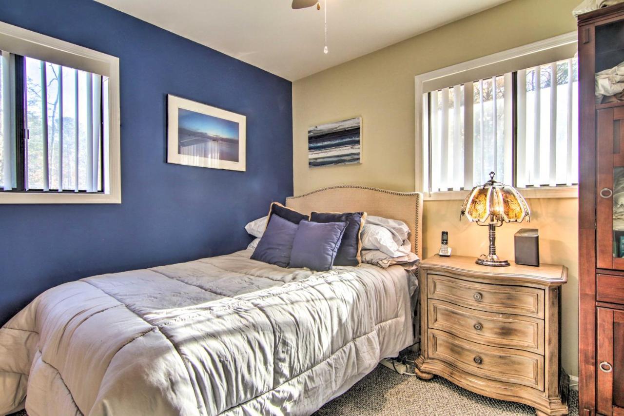Berlin Home With Patio, 9 Mi To Ocean City Beaches Luaran gambar