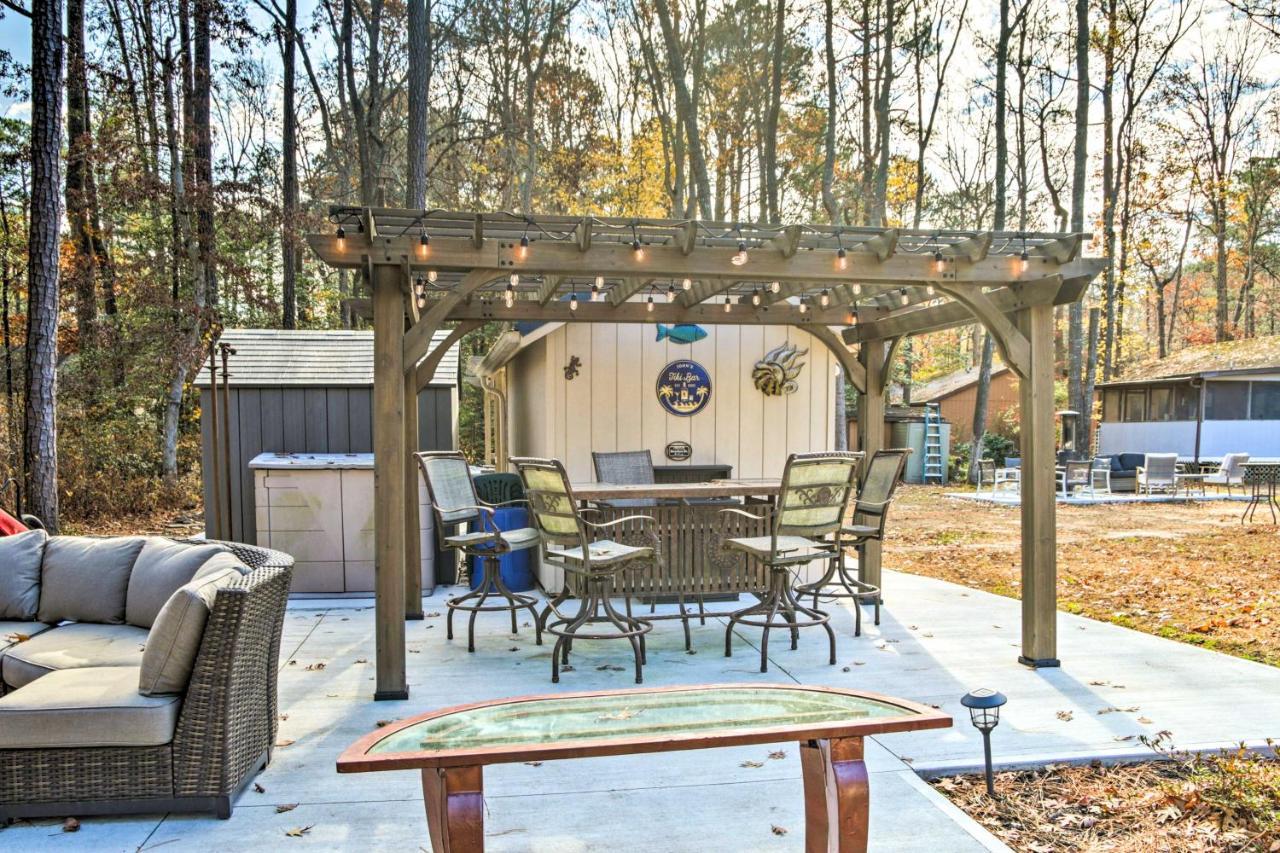 Berlin Home With Patio, 9 Mi To Ocean City Beaches Luaran gambar